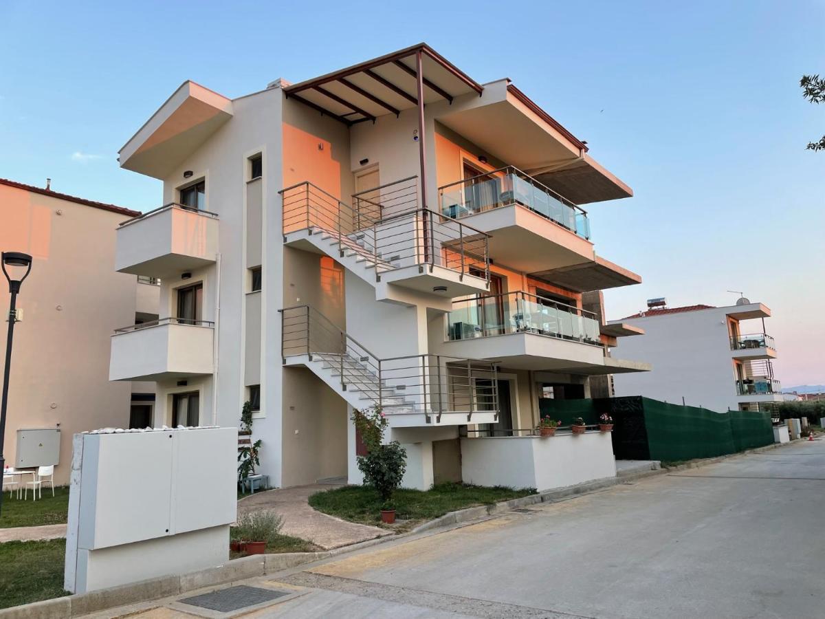 Ofrynio Deluxe Apartments Ofrinion Exterior photo